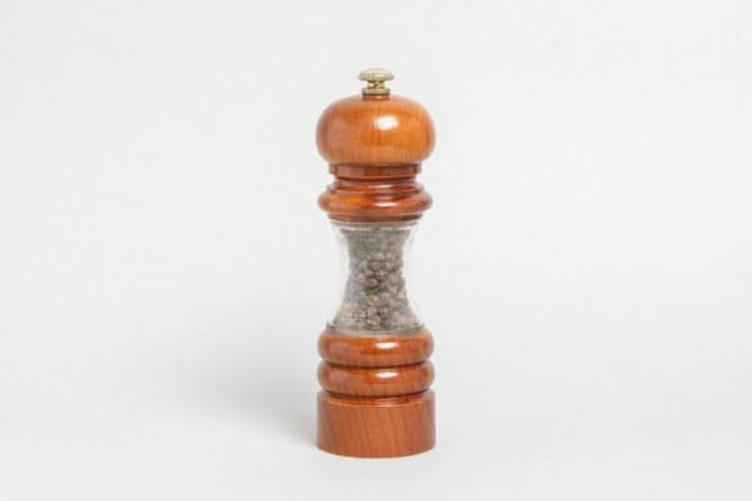 IKEDA "Crystal Wood 6701 Pepper Grinding" (manufacturer's suggested retail price 6875 yen). Made in Japan, diameter about 50 x height about 160 mm, knob adjustment, steel grinder